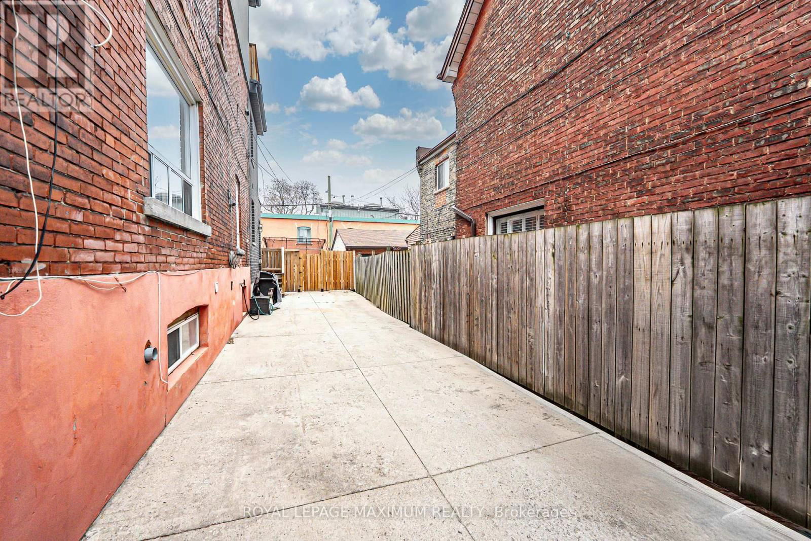 Unit 1 - 263 BROCK AVENUE Image 39