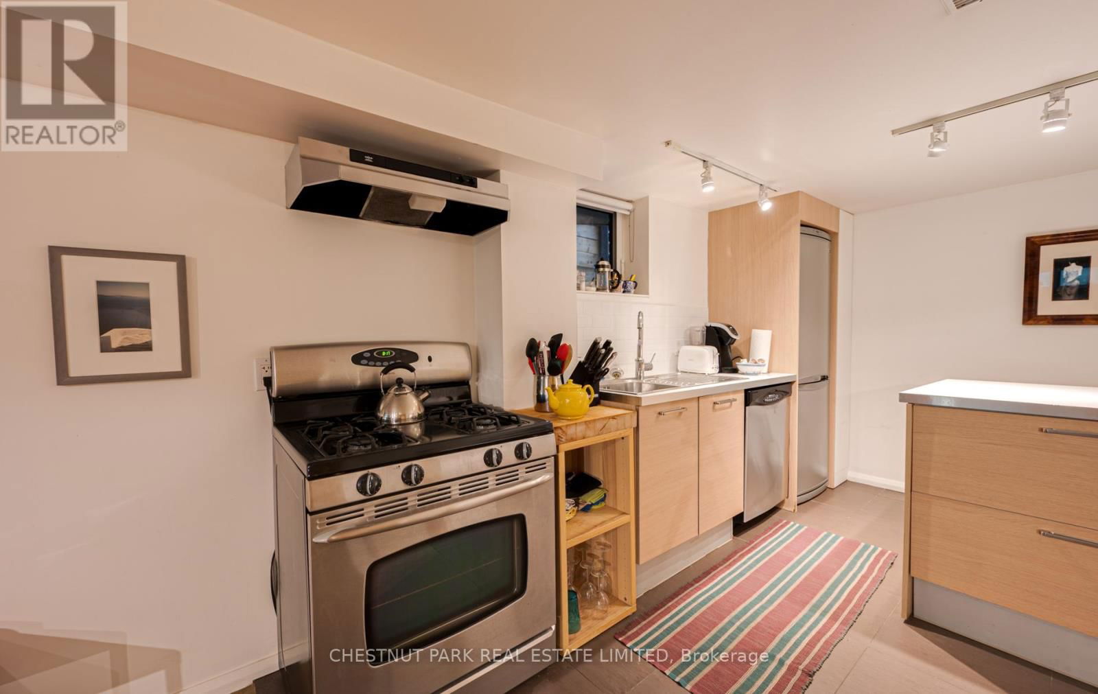 Lower - 76 CRAWFORD STREET Image 12