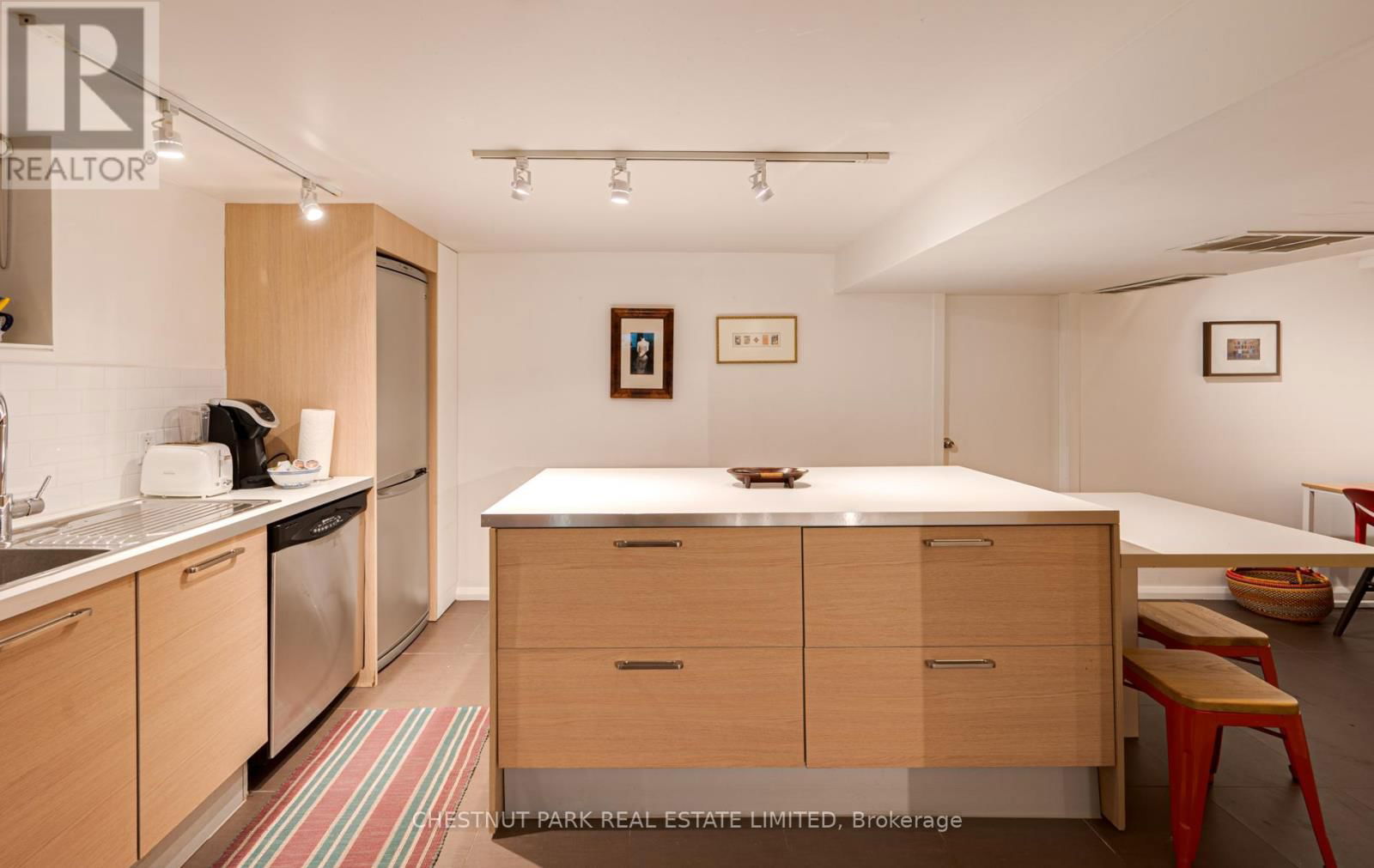 Lower - 76 CRAWFORD STREET Image 13