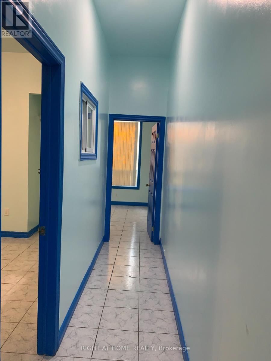 Unit 2 - 389 SPADINA AVENUE Image 1