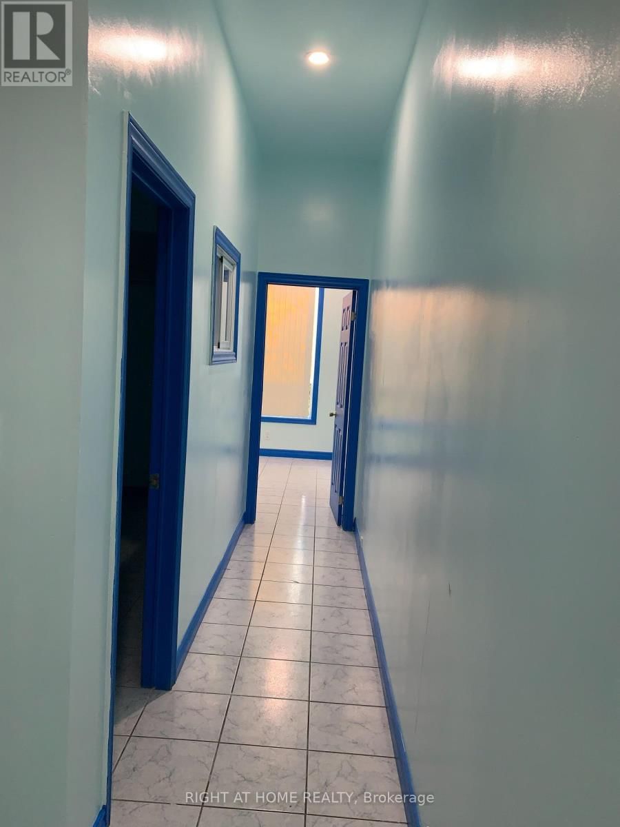 Unit 2 - 389 SPADINA AVENUE Image 2