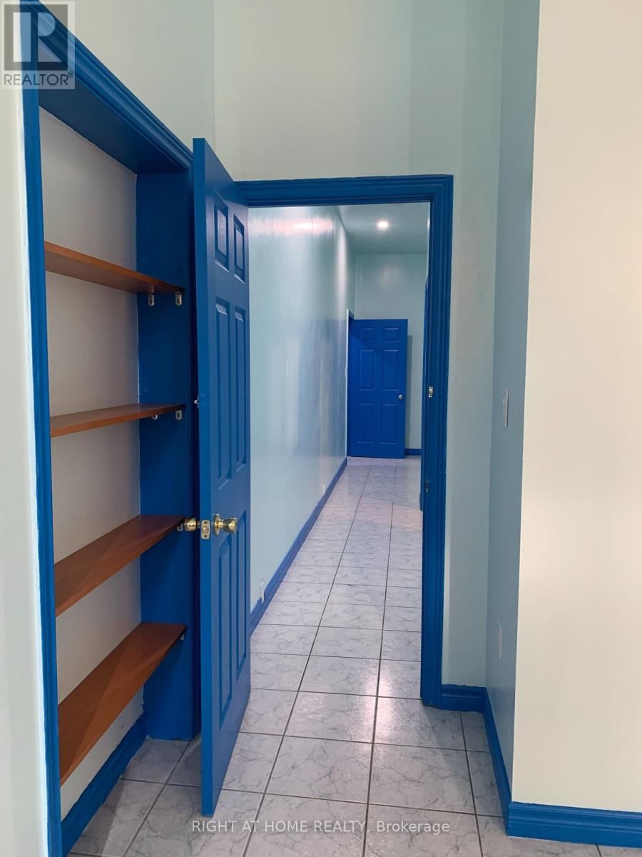 Unit 2 - 389 SPADINA AVENUE Image 8