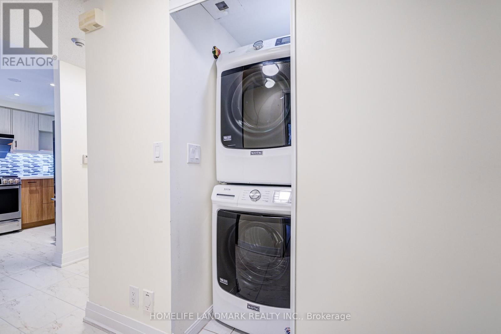 1215 - 28 SOMMERSET WAY Image 17