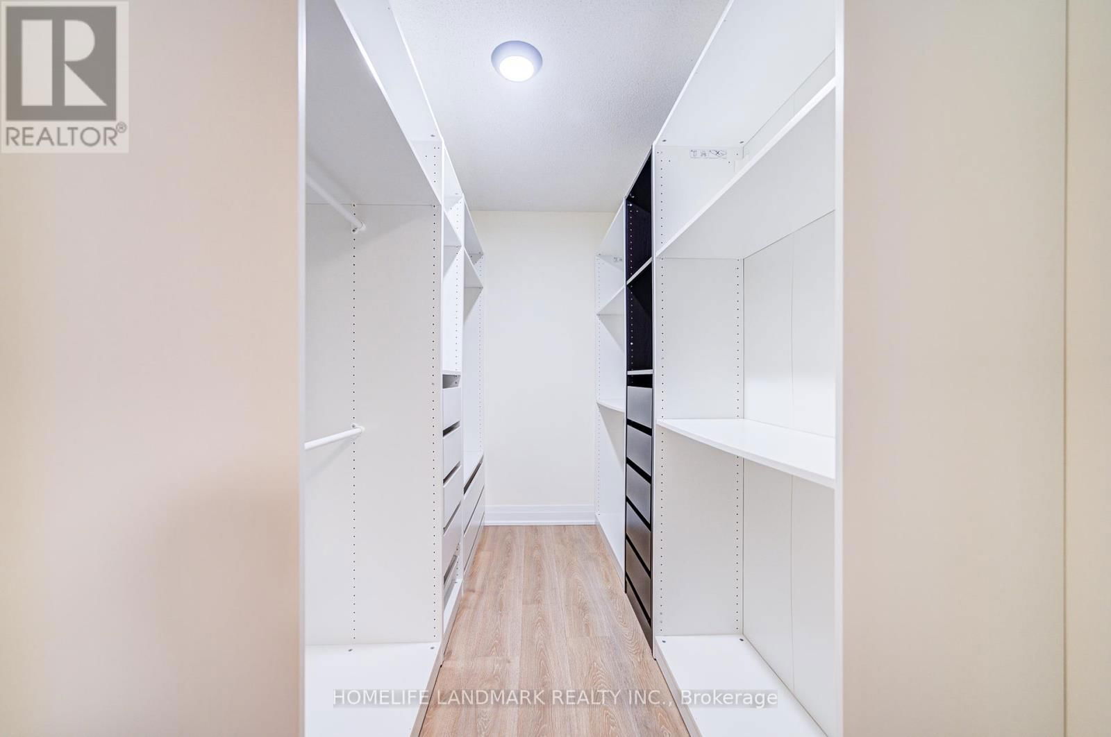 1215 - 28 SOMMERSET WAY Image 23