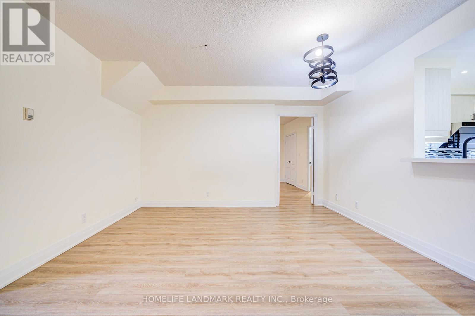 1215 - 28 SOMMERSET WAY Image 9