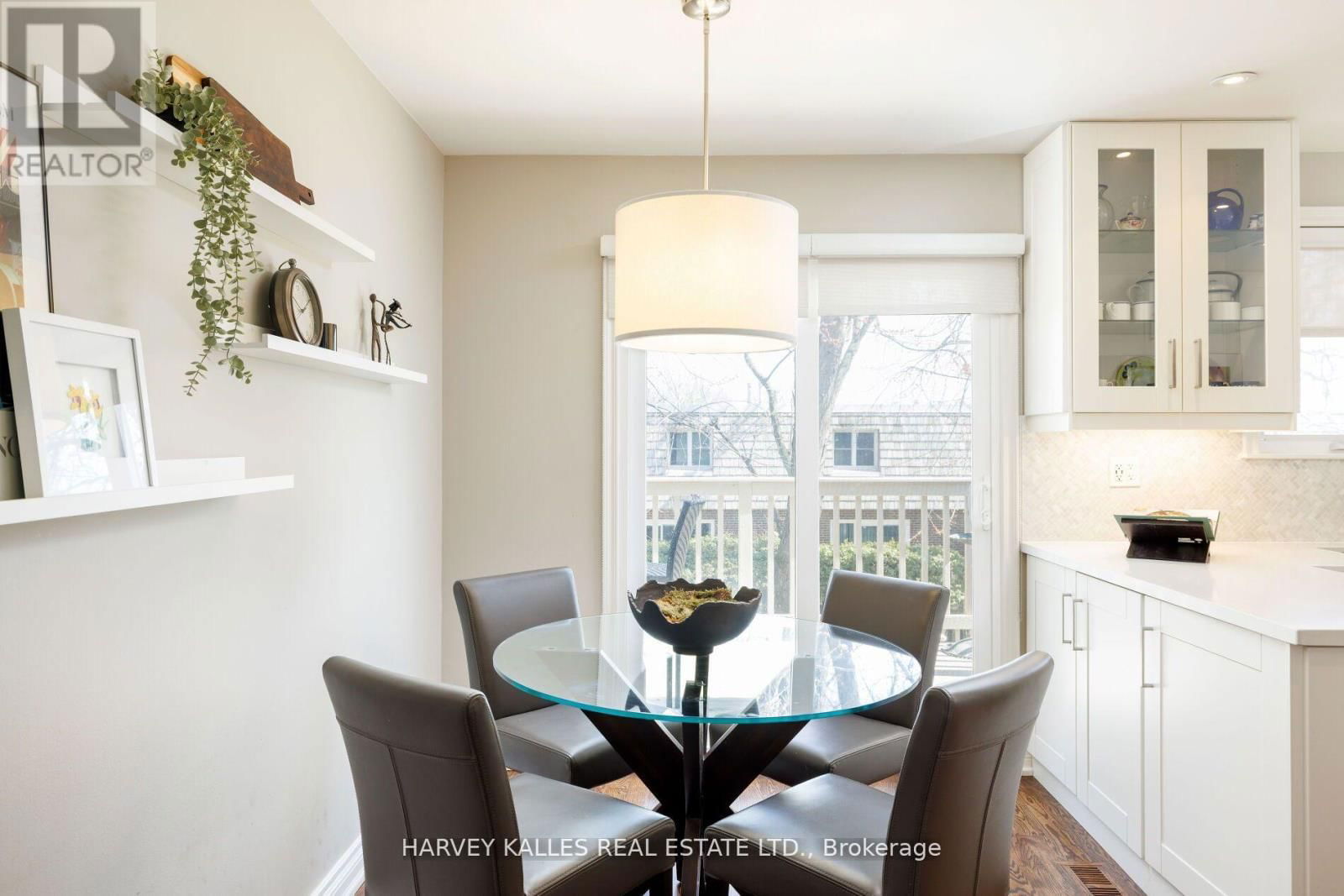 124 ABBEYWOOD TRAIL Image 10
