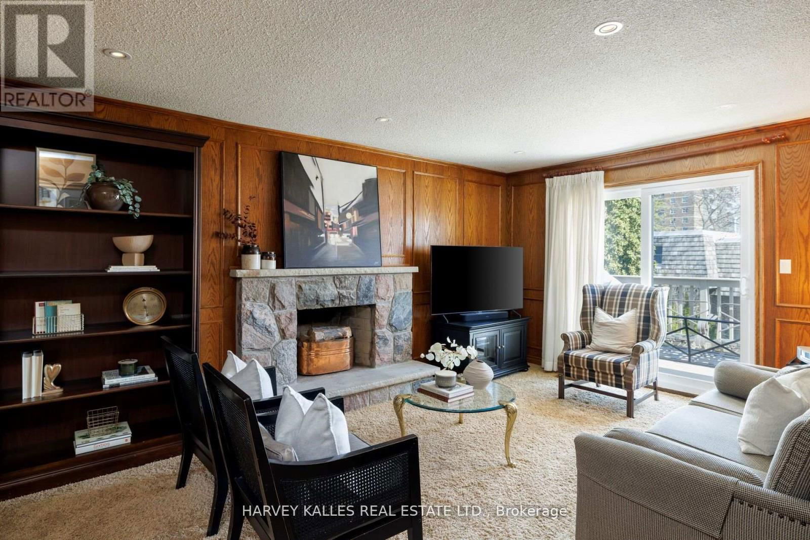 124 ABBEYWOOD TRAIL Image 13
