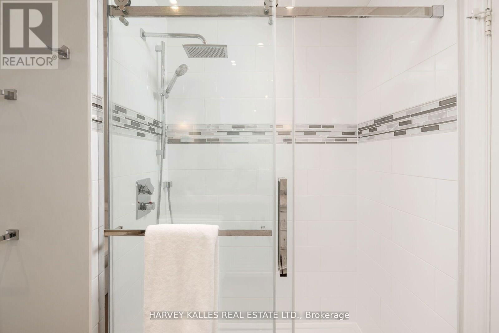 124 ABBEYWOOD TRAIL Image 25
