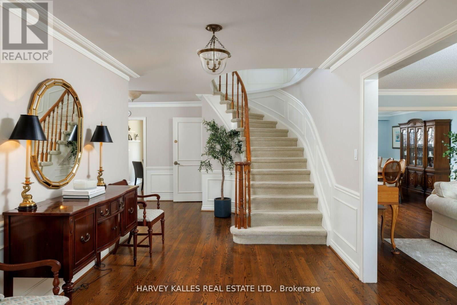 124 ABBEYWOOD TRAIL Image 3