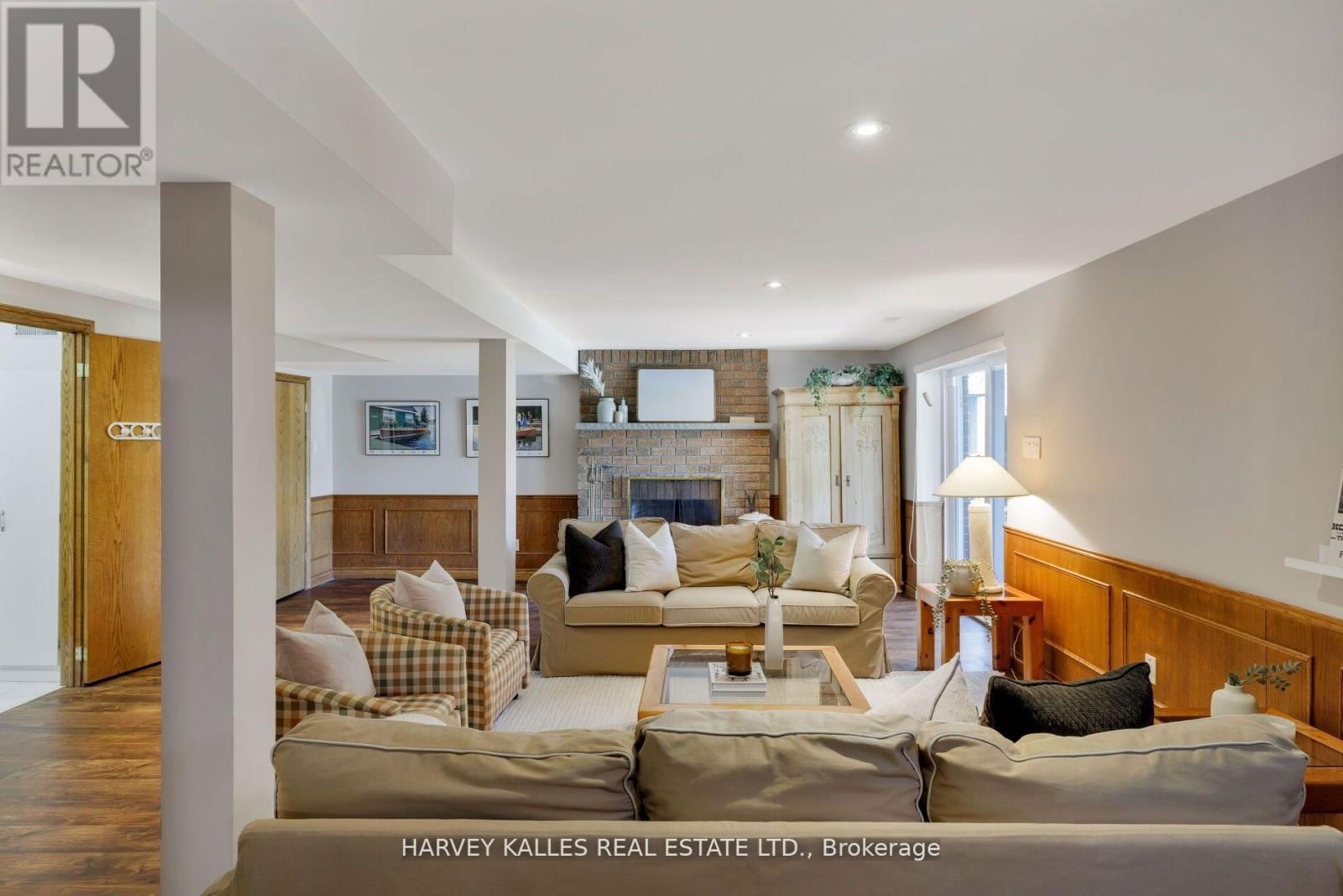 124 ABBEYWOOD TRAIL Image 34