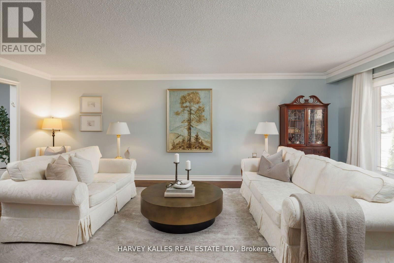 124 ABBEYWOOD TRAIL Image 4