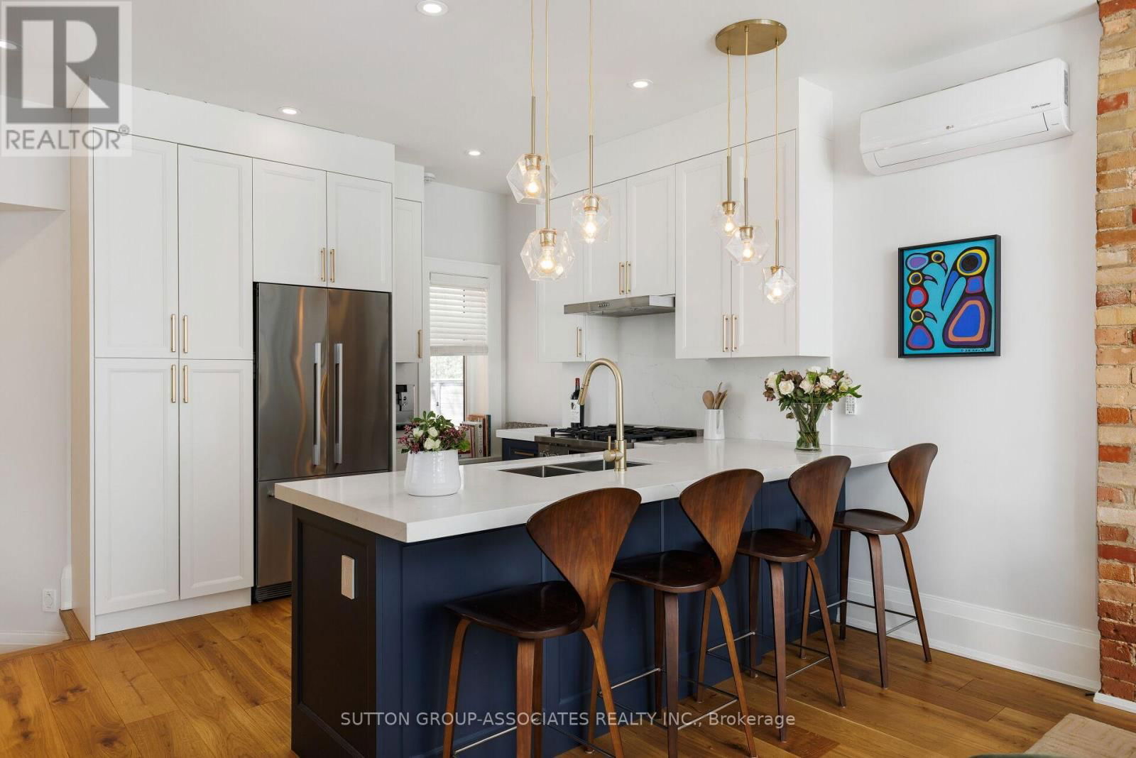 38 HOWLAND AVENUE Image 10