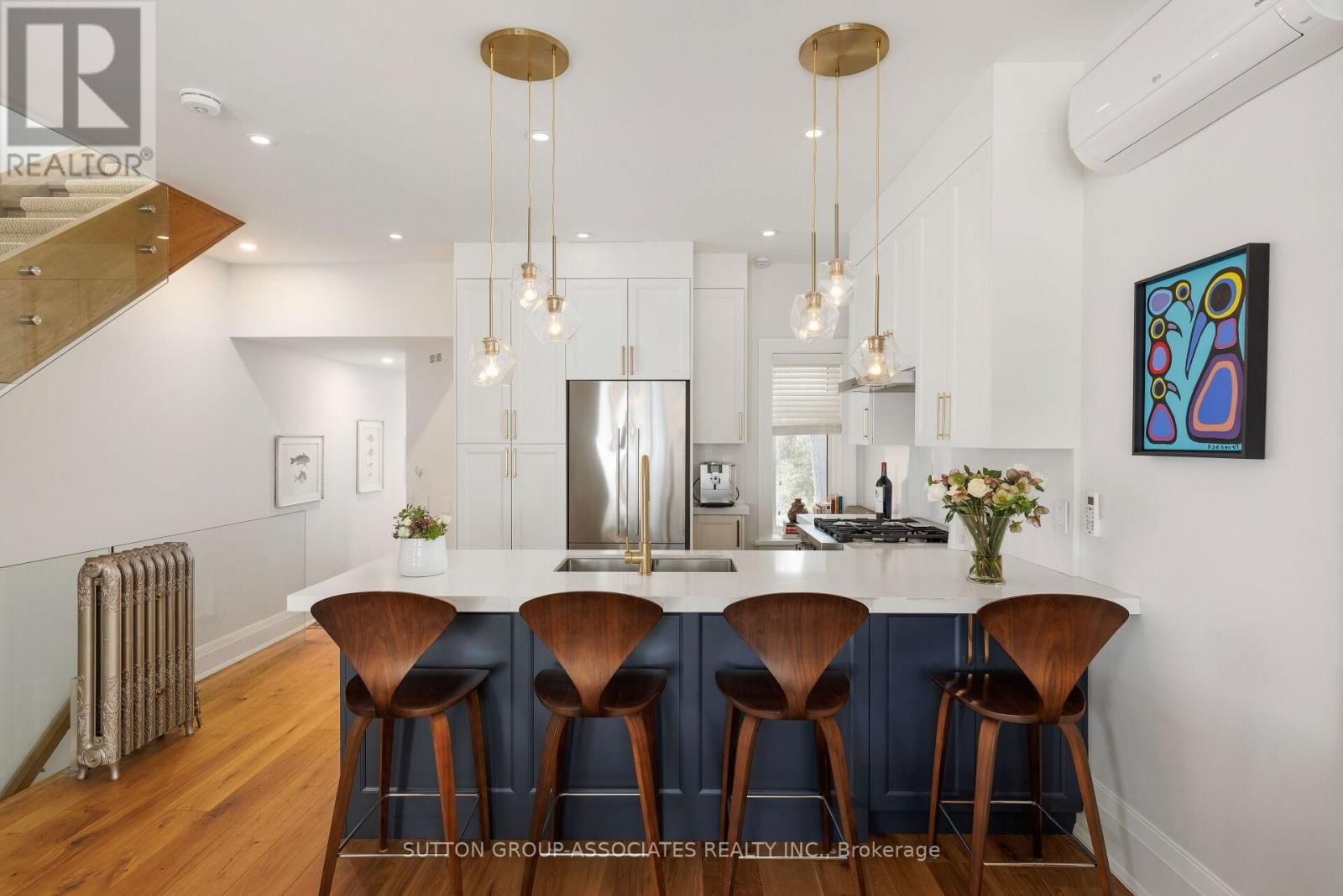 38 HOWLAND AVENUE Image 11