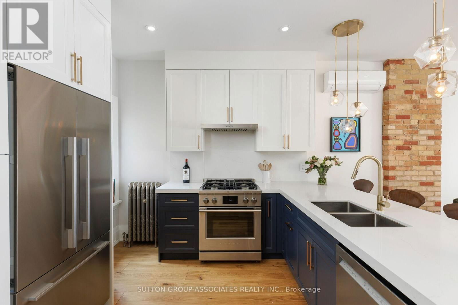 38 HOWLAND AVENUE Image 12