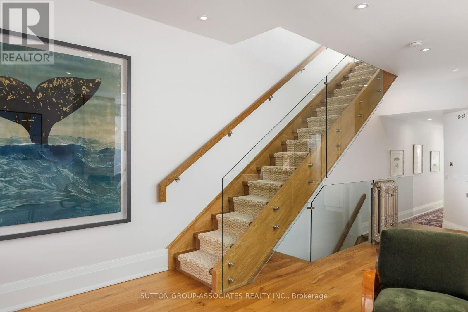 38 HOWLAND AVENUE Image 21