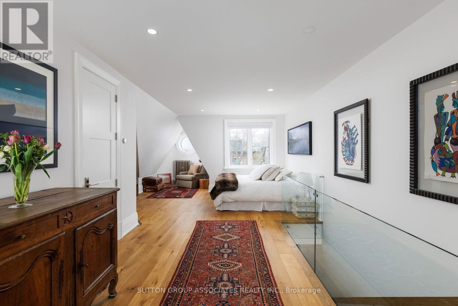 38 HOWLAND AVENUE Image 22