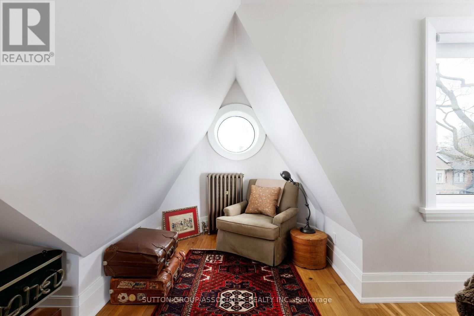 38 HOWLAND AVENUE Image 24