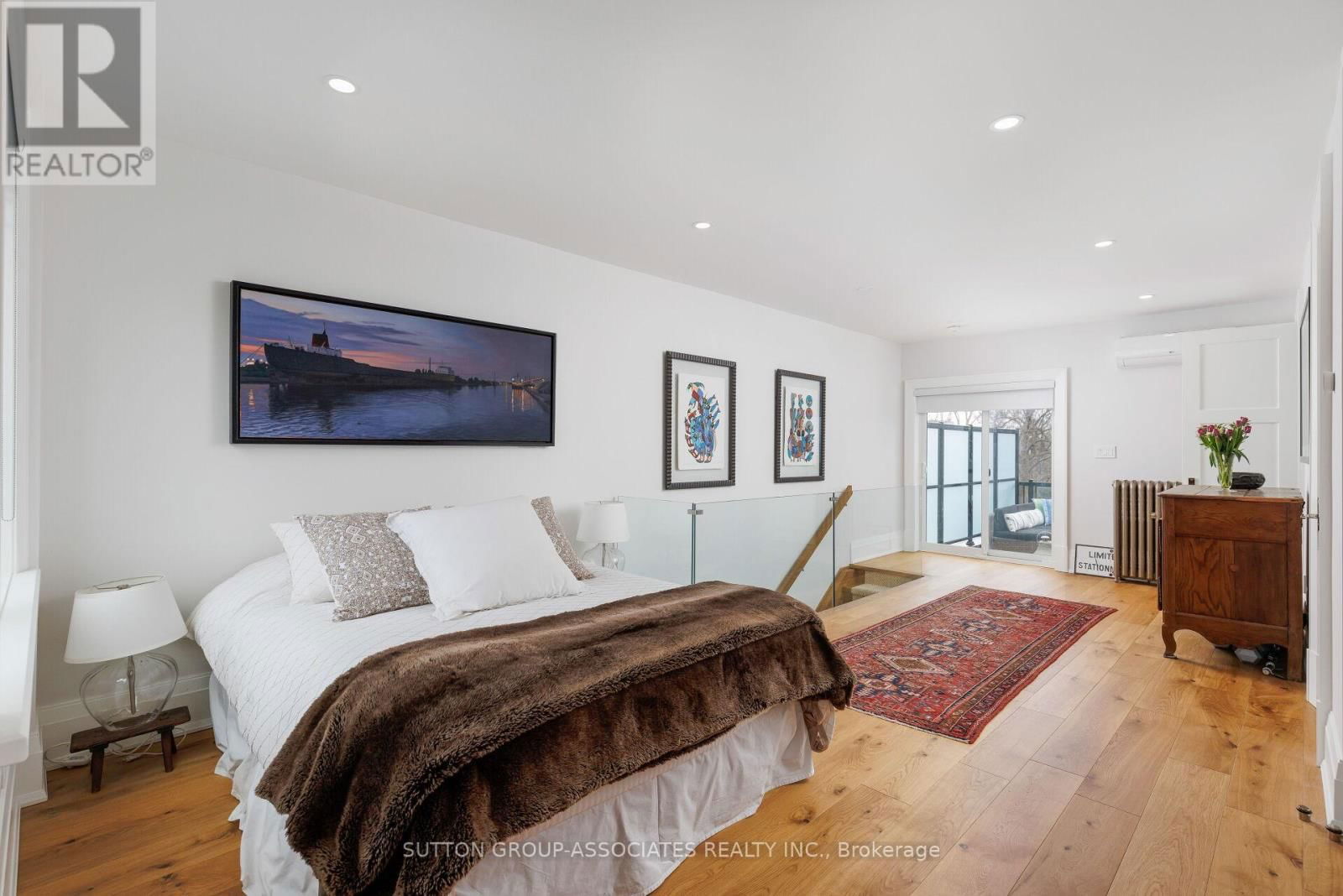38 HOWLAND AVENUE Image 25