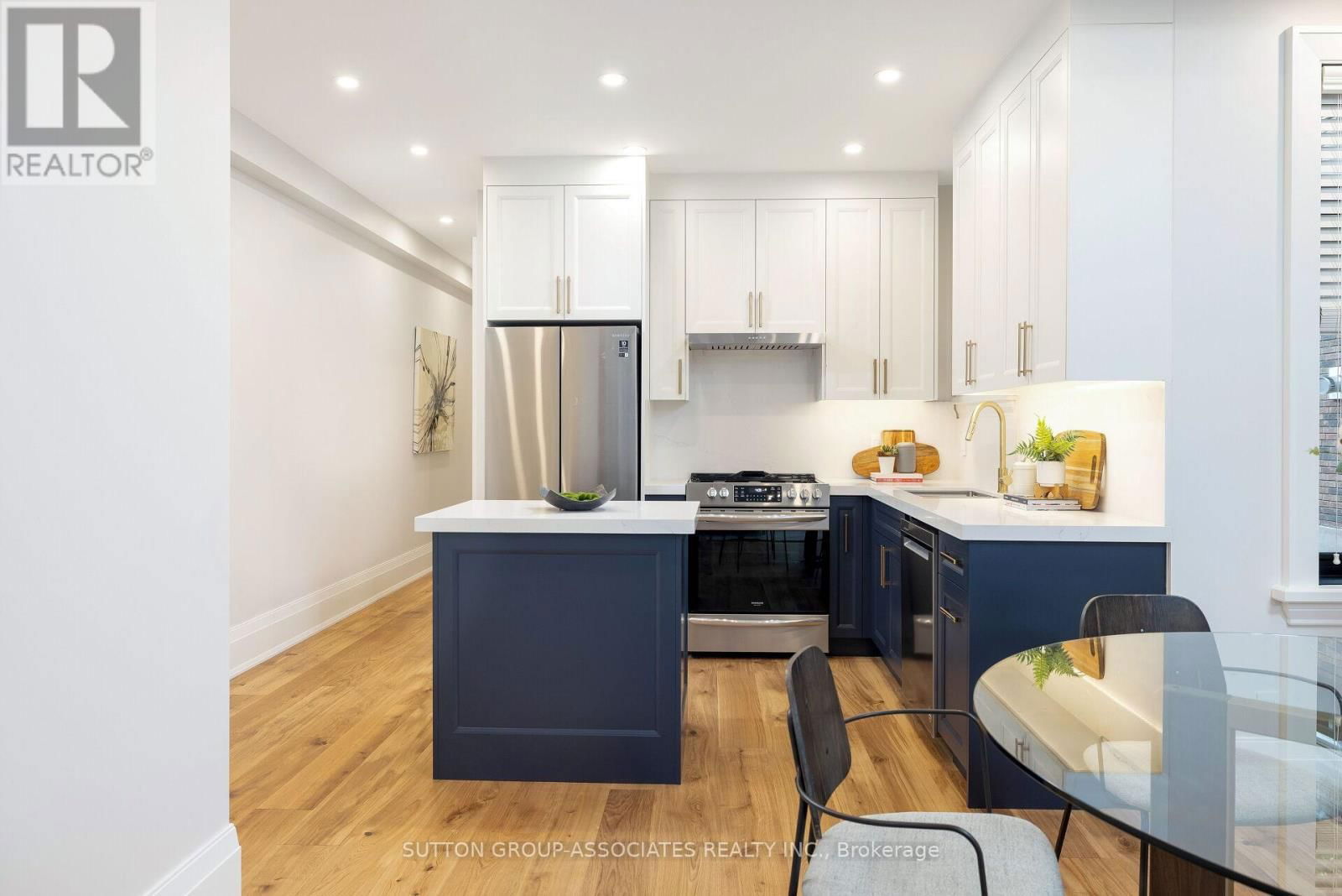 38 HOWLAND AVENUE Image 37