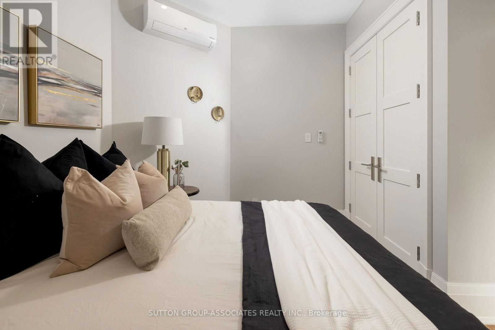 38 HOWLAND AVENUE Image 44
