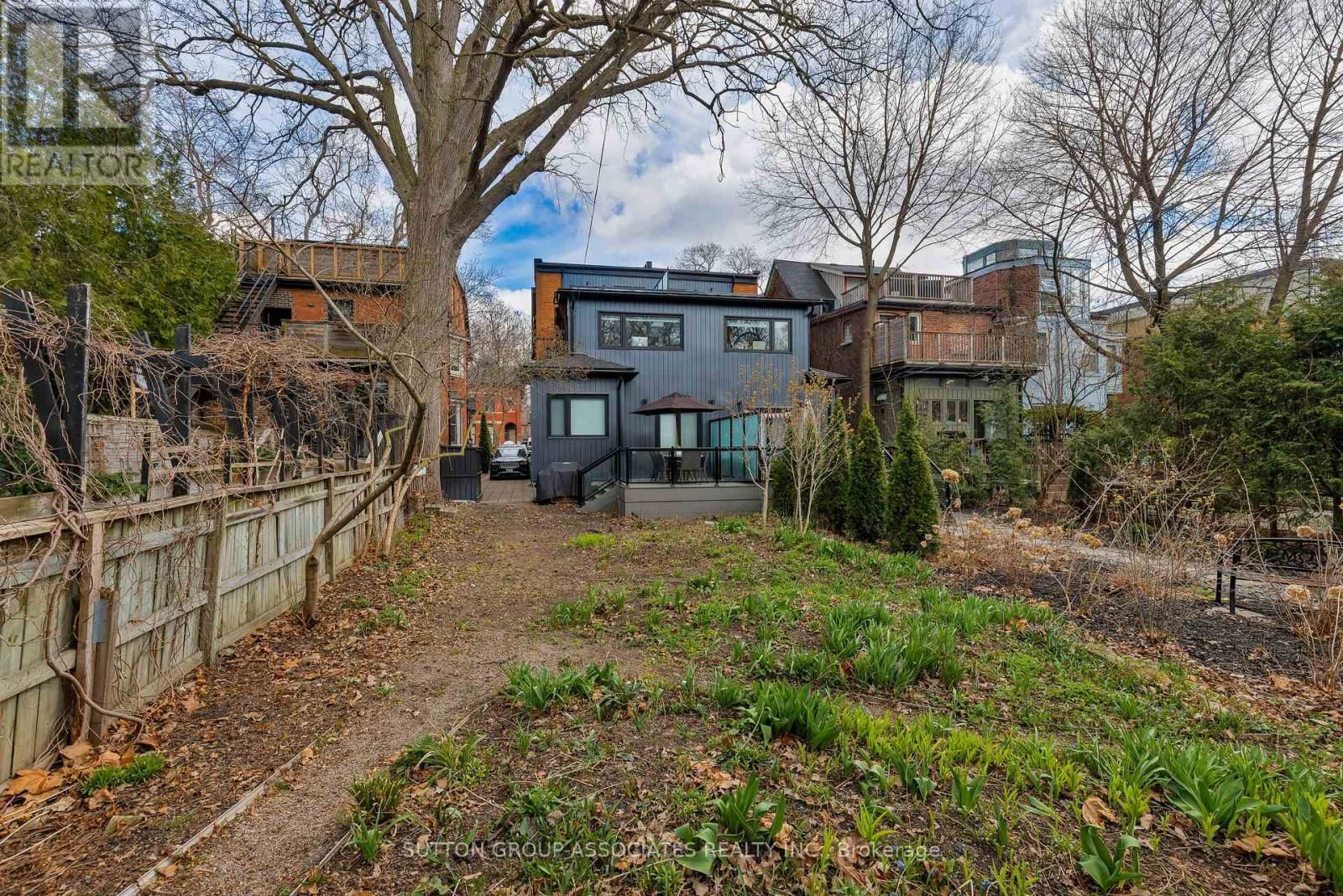 38 HOWLAND AVENUE Image 48