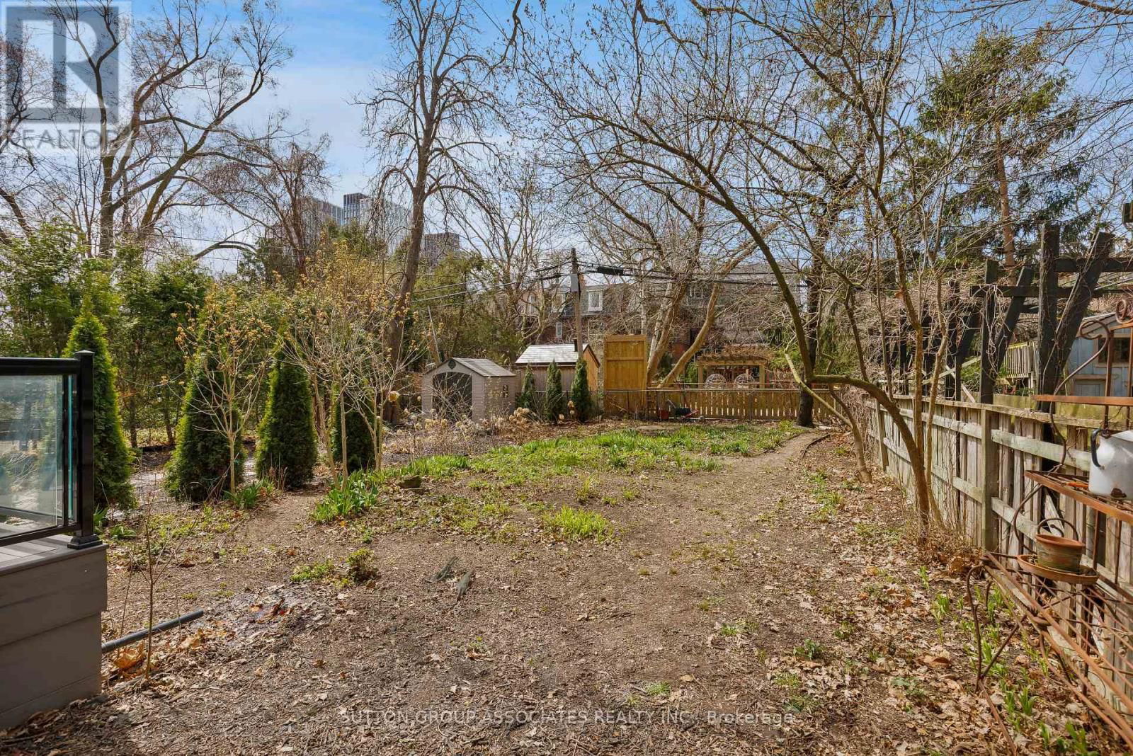 38 HOWLAND AVENUE Image 49