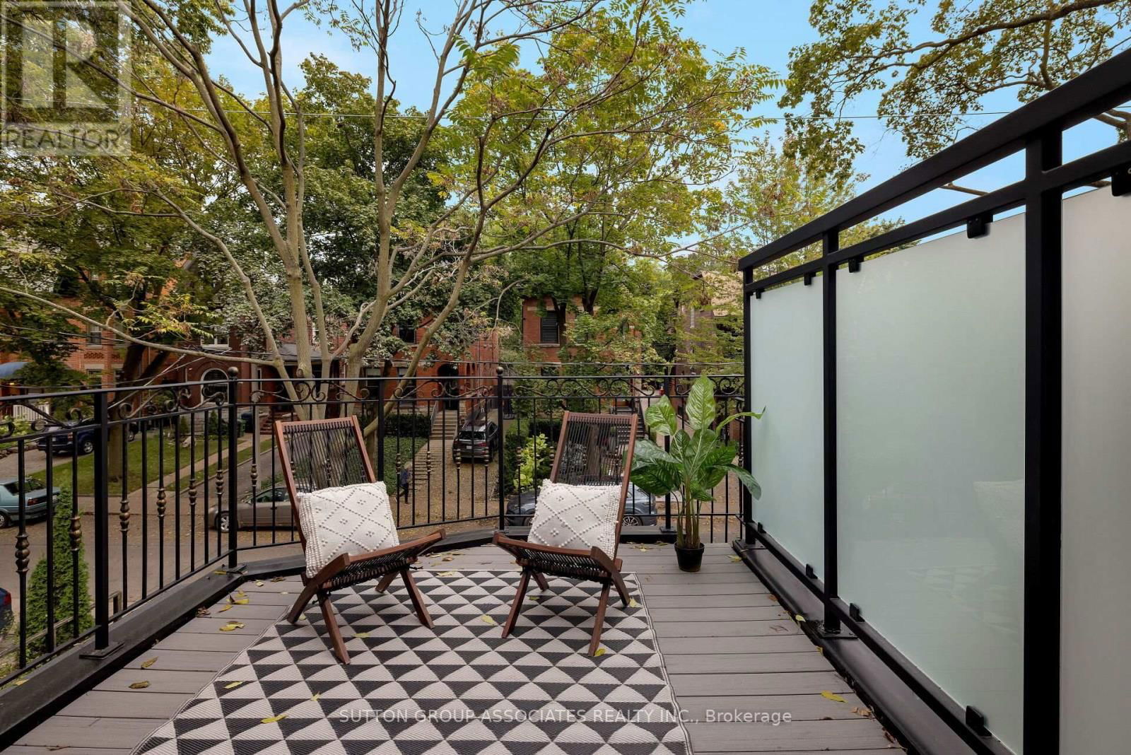 38 HOWLAND AVENUE Image 7