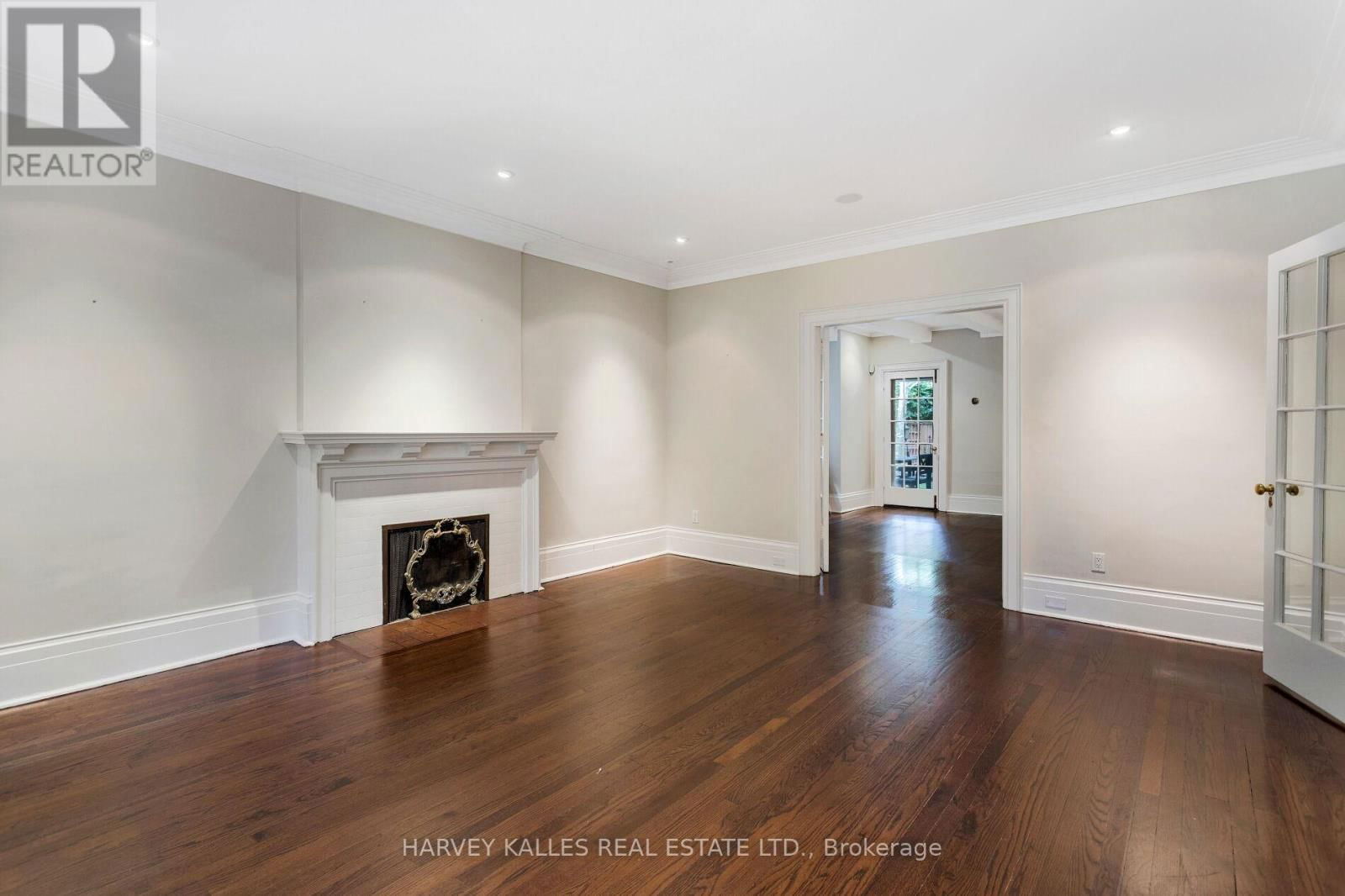 8 BINSCARTH ROAD Image 11