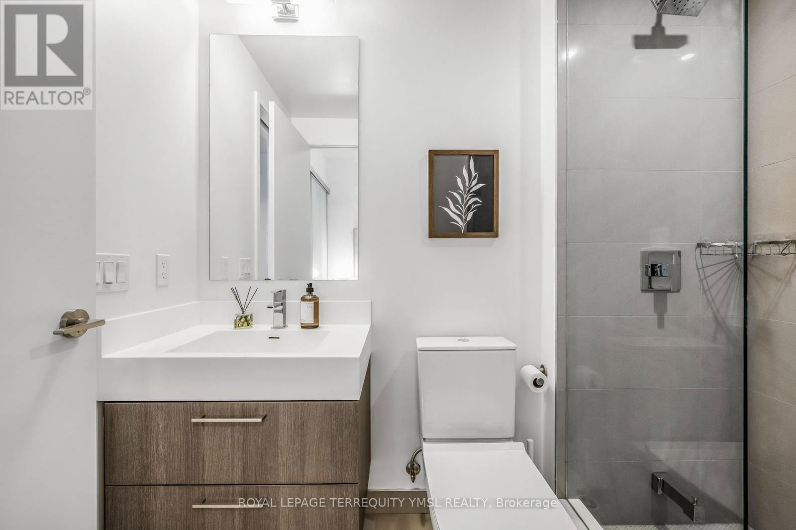 1601 - 1 YORKVILLE AVENUE Image 23