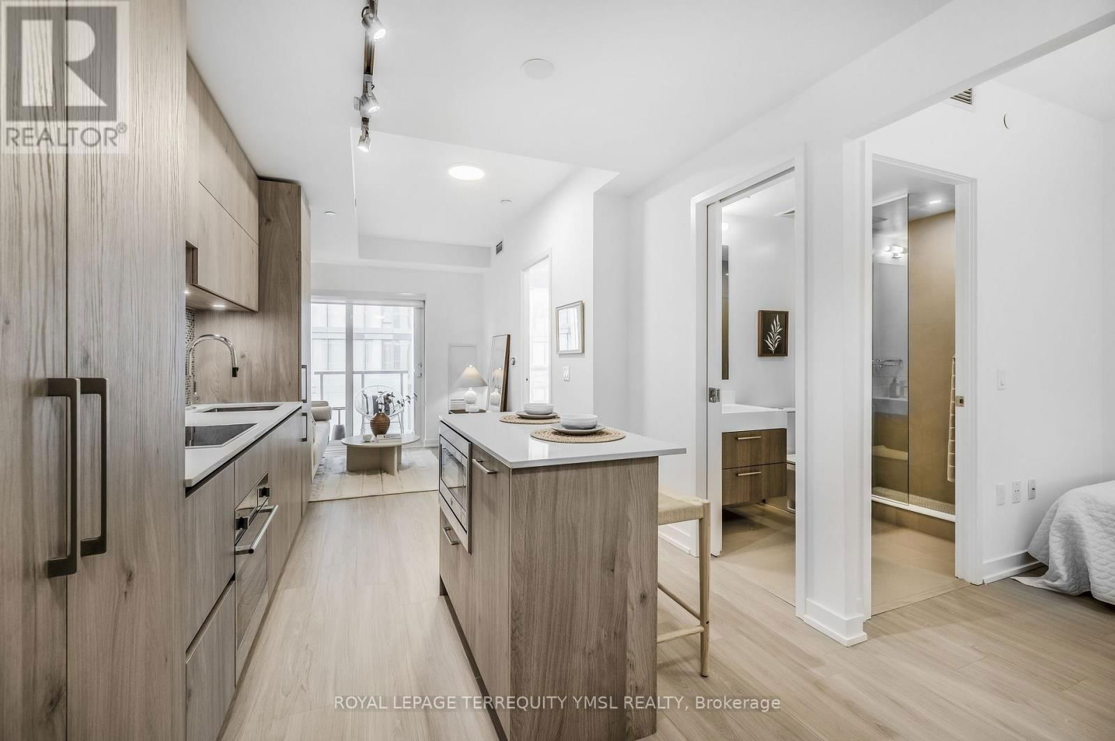 1601 - 1 YORKVILLE AVENUE Image 6