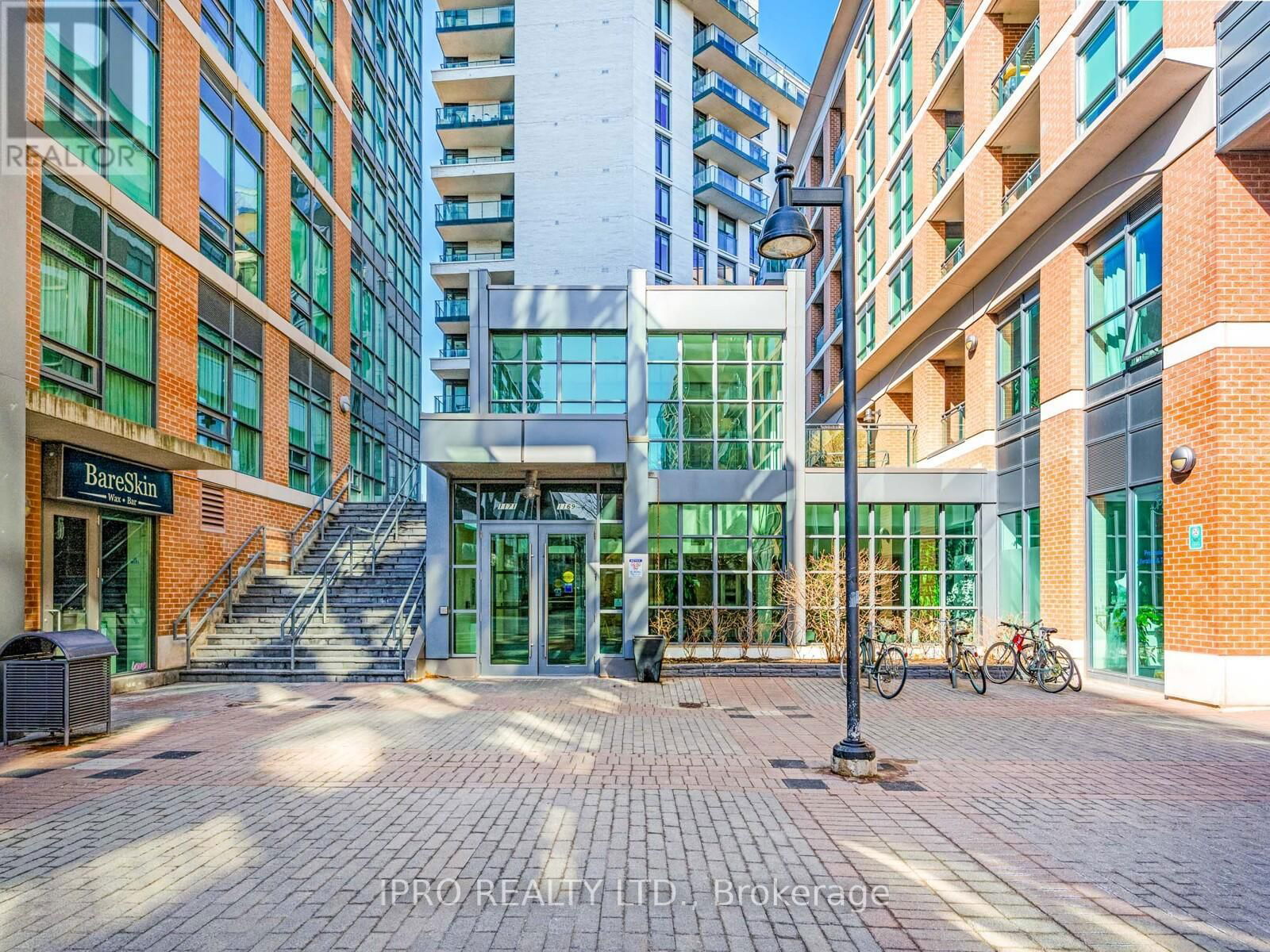 206 - 1169 QUEEN STREET WEST Image 1