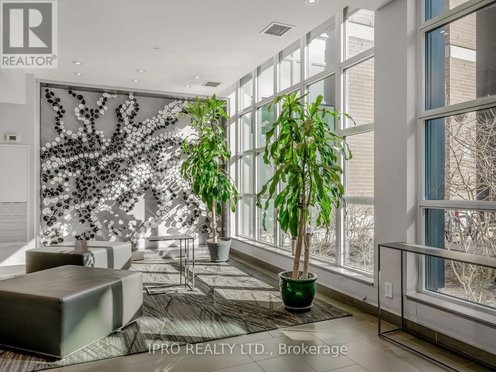 206 - 1169 QUEEN STREET WEST Image 3