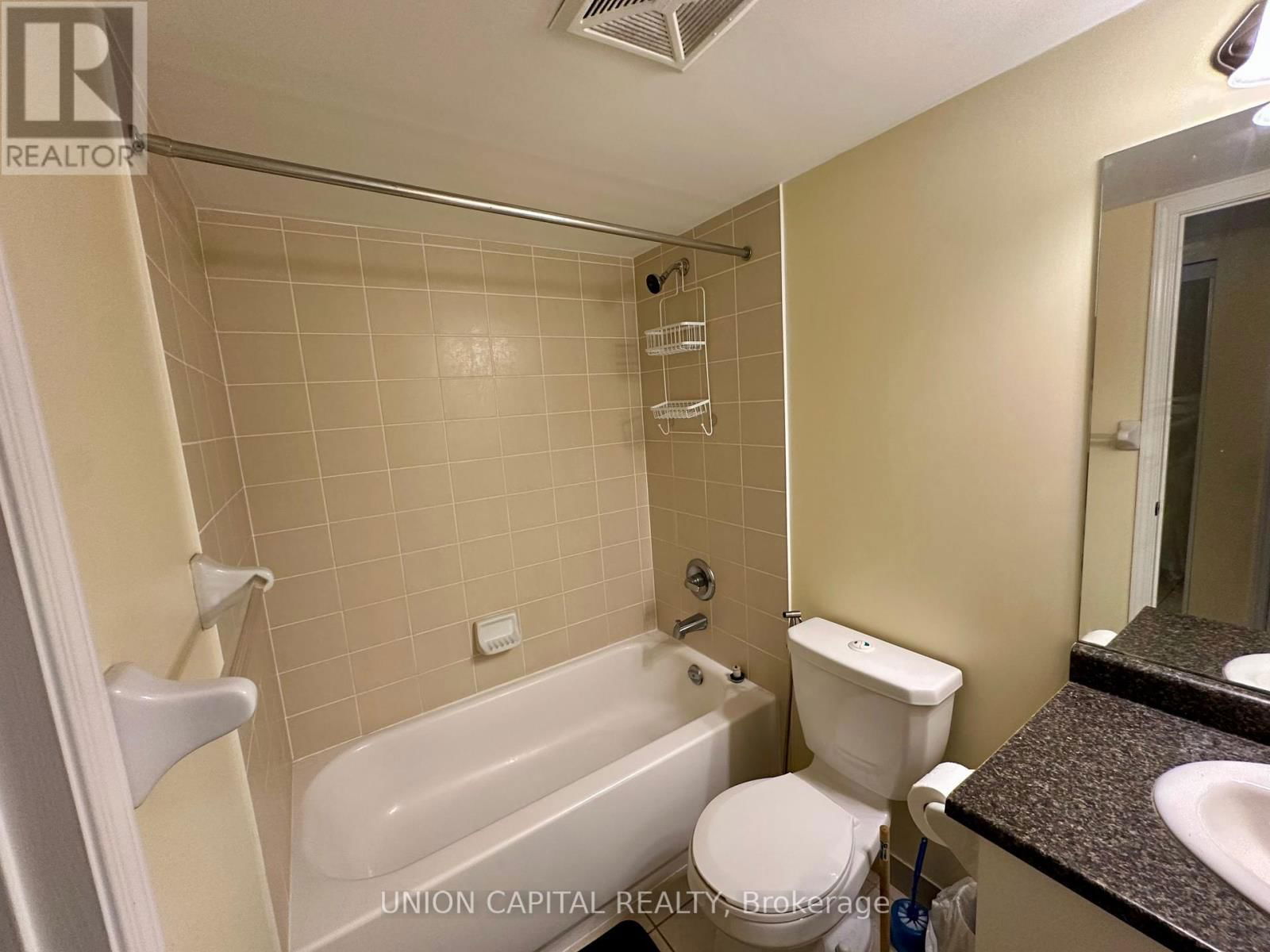 821 - 35 SARANAC BOULEVARD Image 4