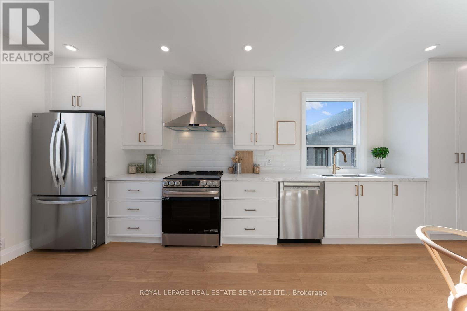 63 ROBINSON STREET Image 19