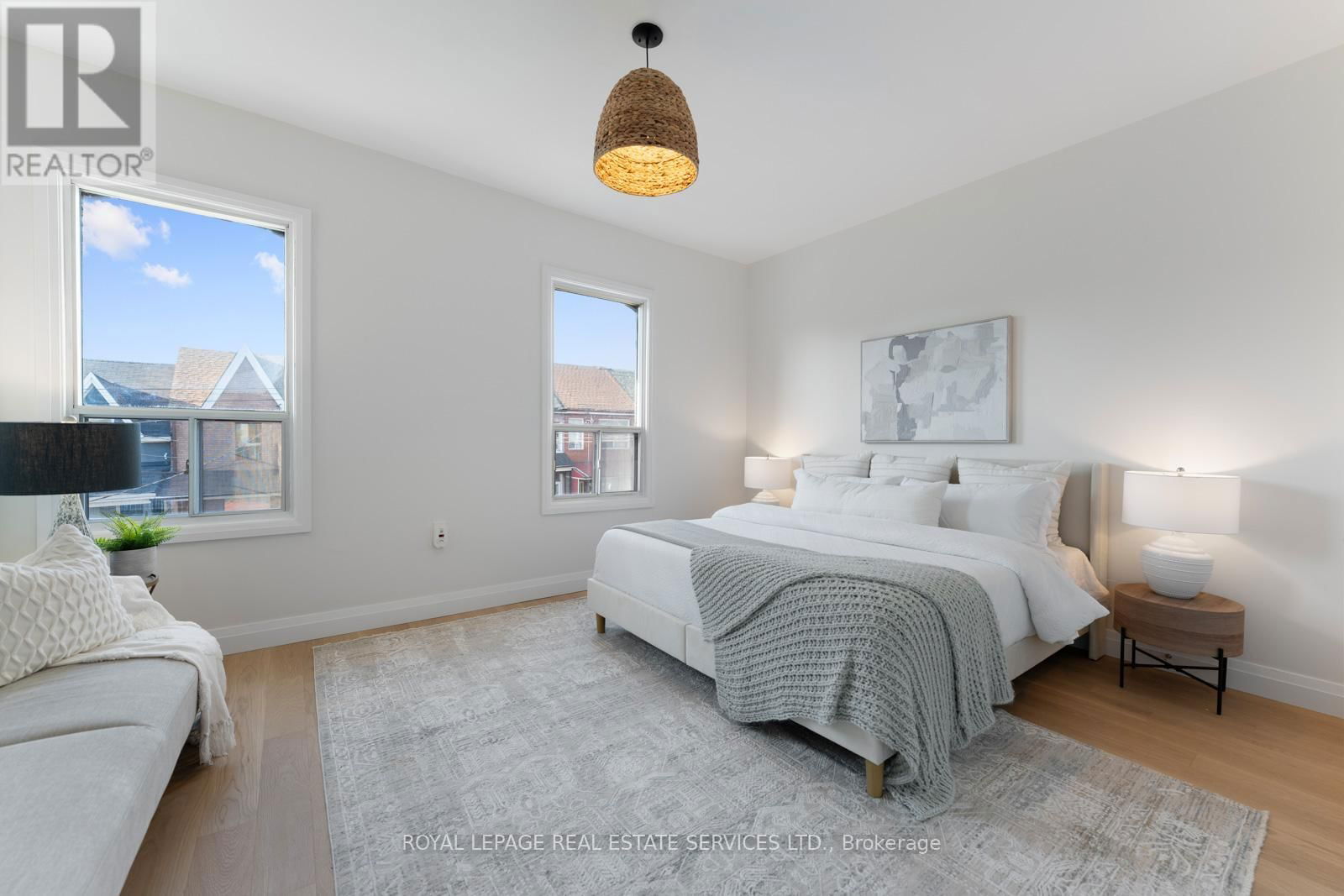 63 ROBINSON STREET Image 35