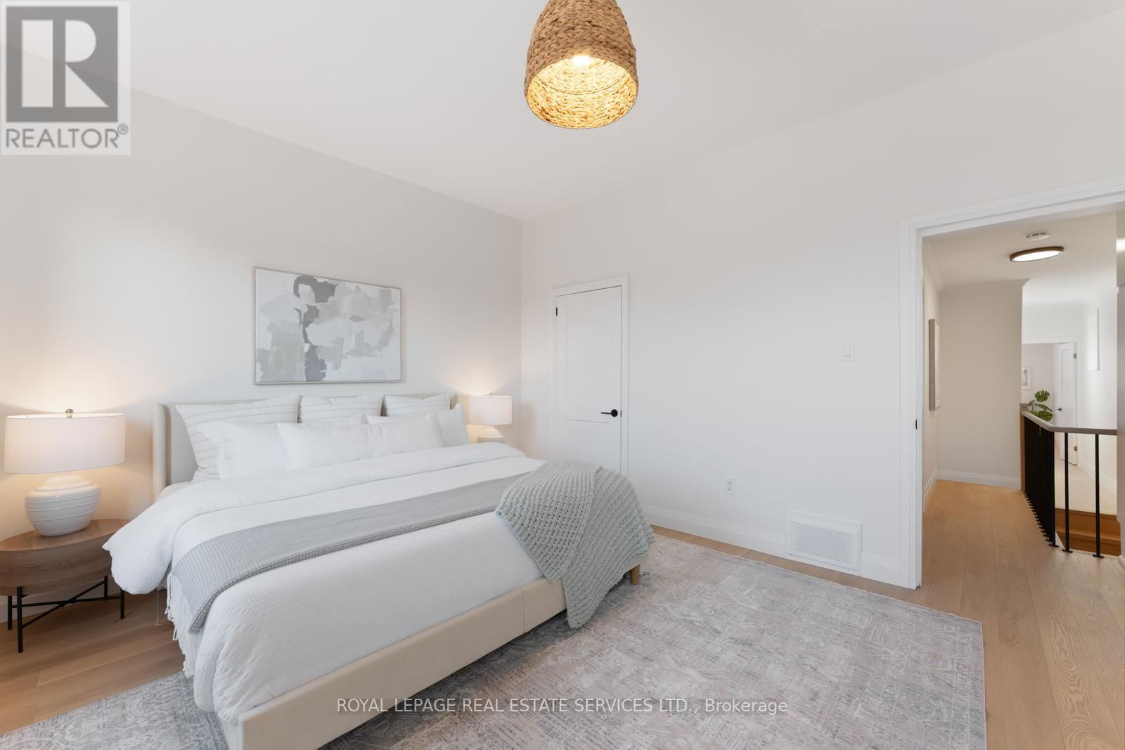 63 ROBINSON STREET Image 37