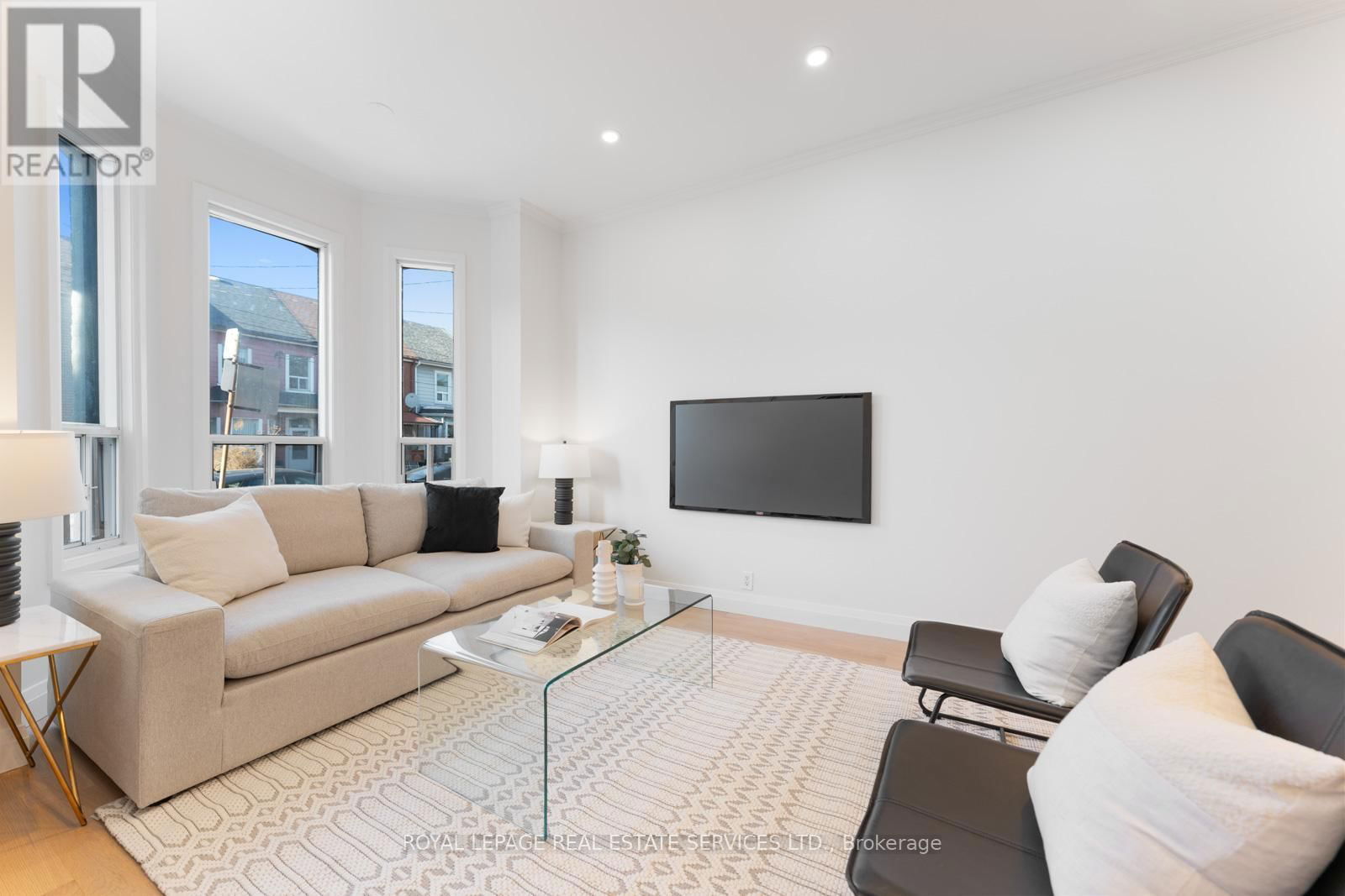 63 ROBINSON STREET Image 6