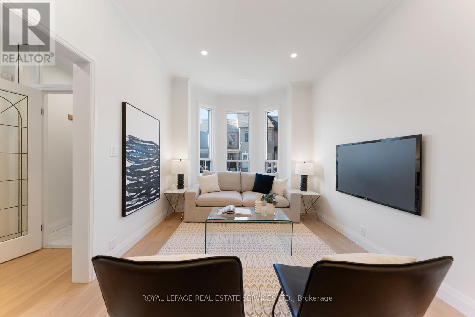 63 ROBINSON STREET Image 7