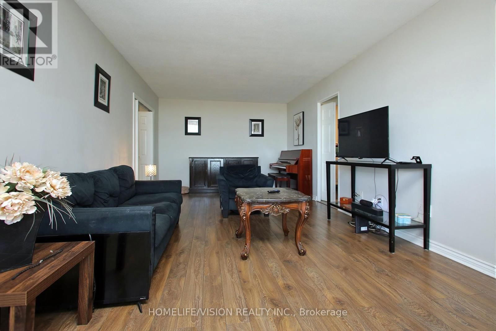 1701 - 60 PAVANE LINKWAY Image 3