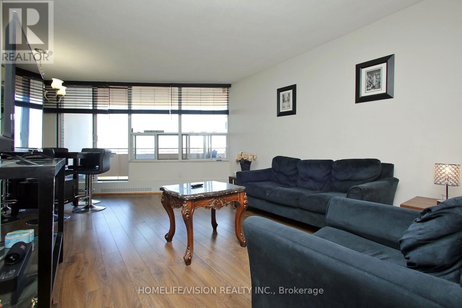 1701 - 60 PAVANE LINKWAY Image 4
