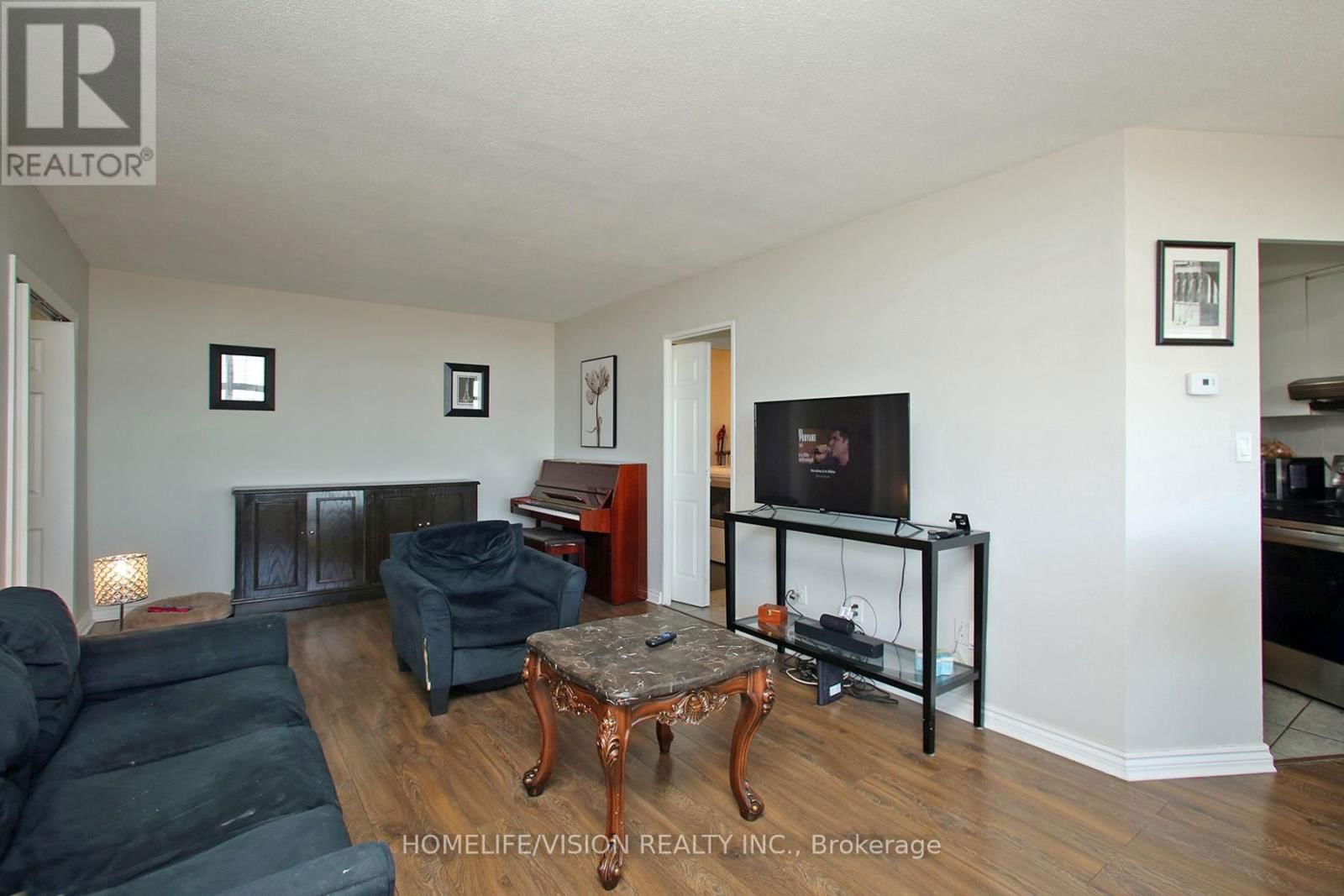 1701 - 60 PAVANE LINKWAY Image 5
