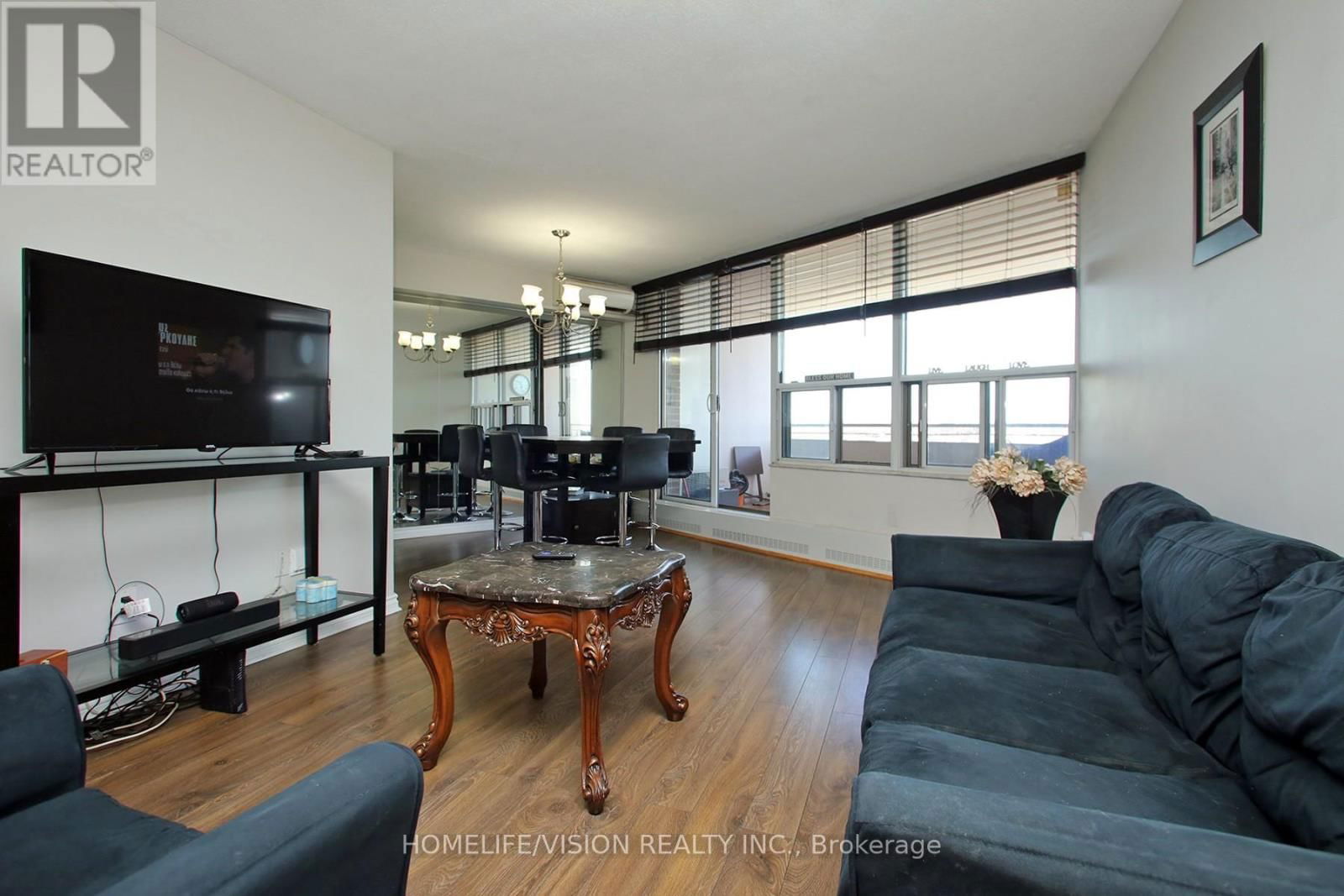 1701 - 60 PAVANE LINKWAY Image 6