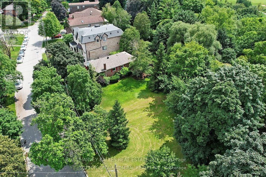 16 GWENDOLEN CRESCENT Image 38