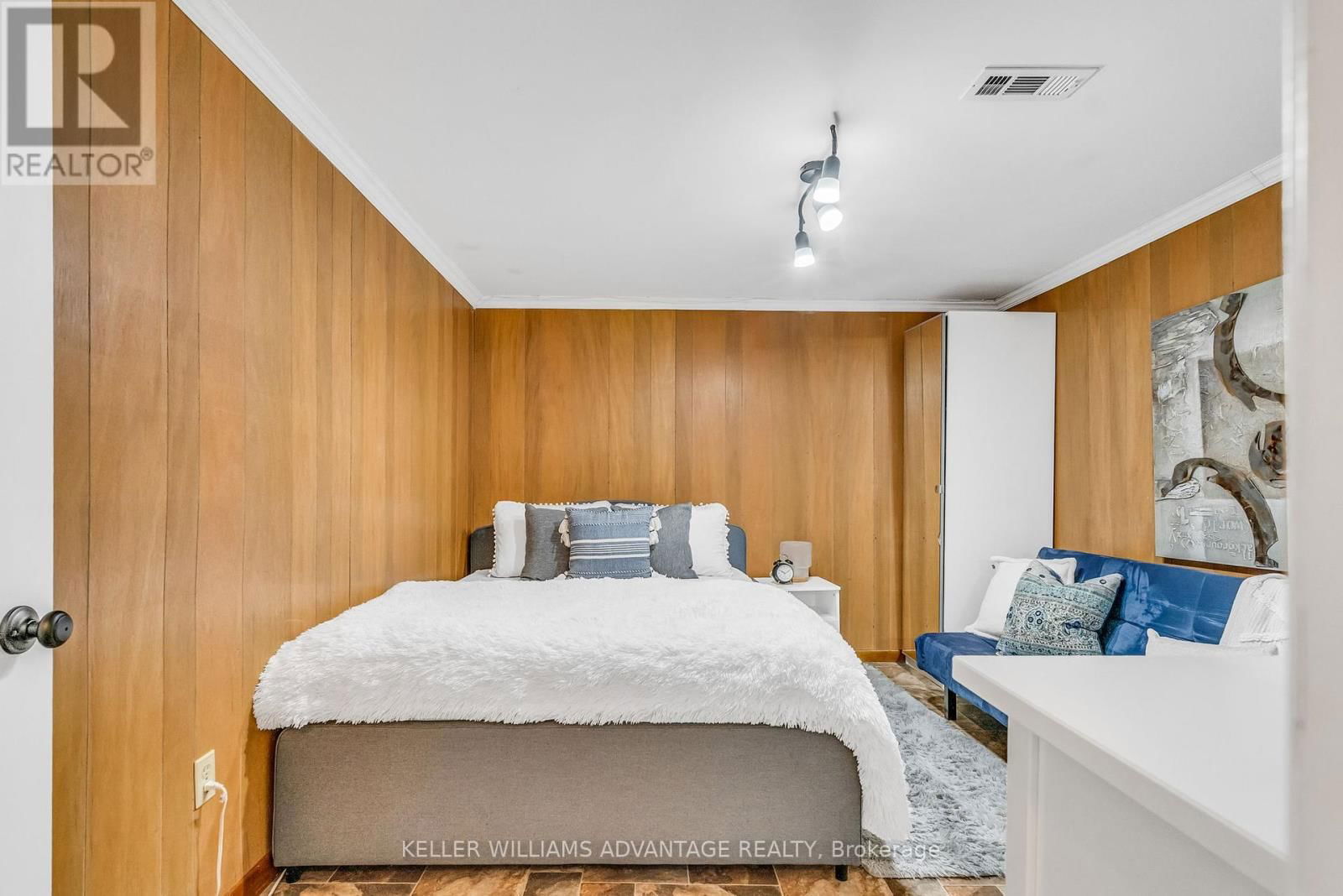 67 - 6 ESTERBROOKE AVENUE Image 32