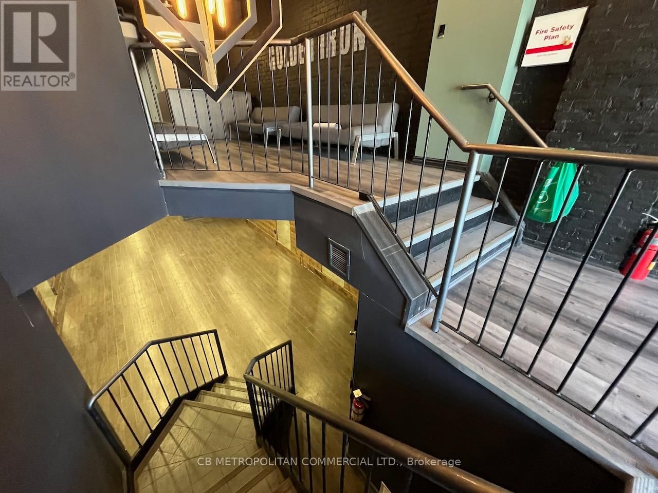 401 SPADINA AVENUE Image 10