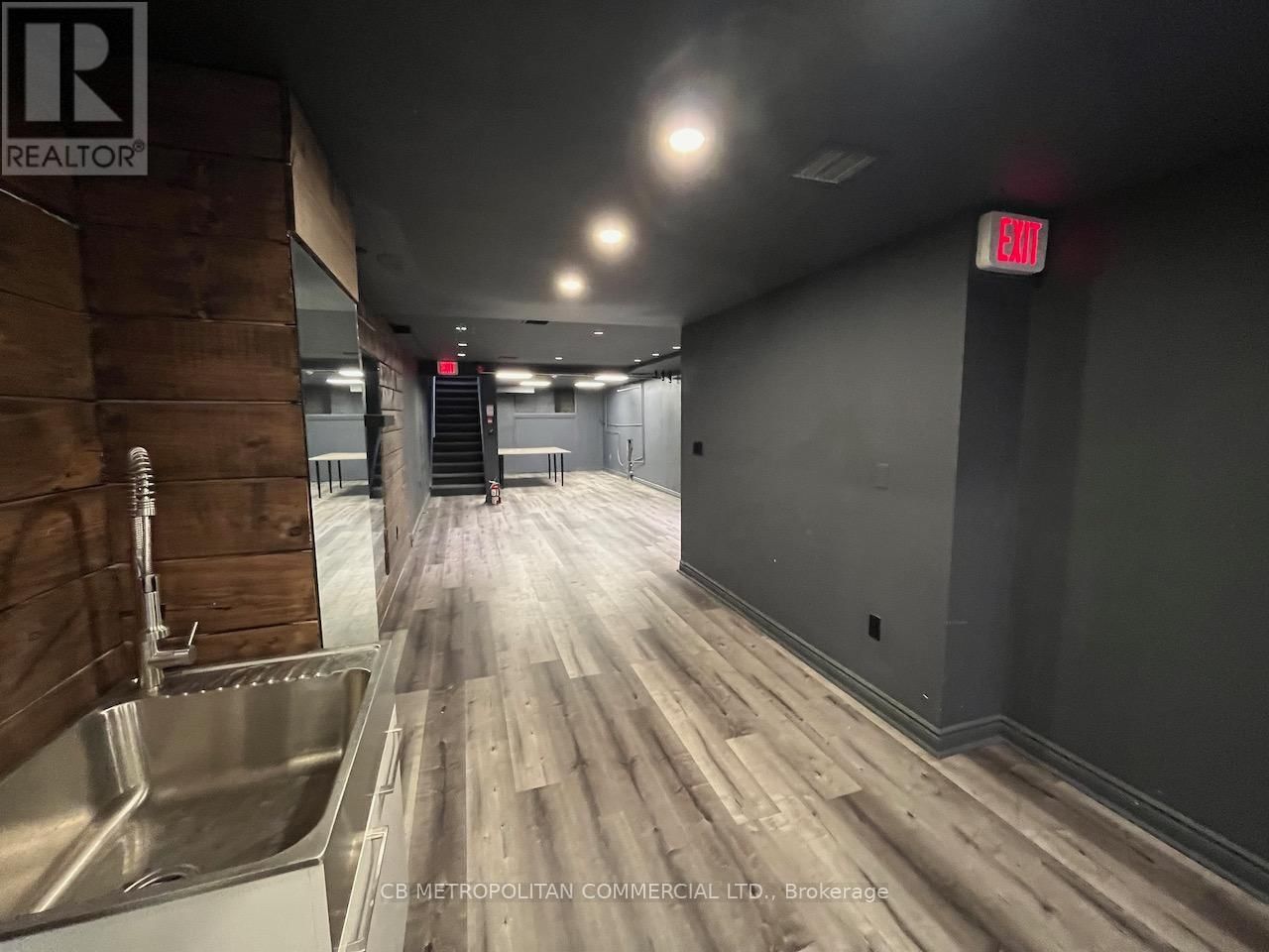 401 SPADINA AVENUE Image 12
