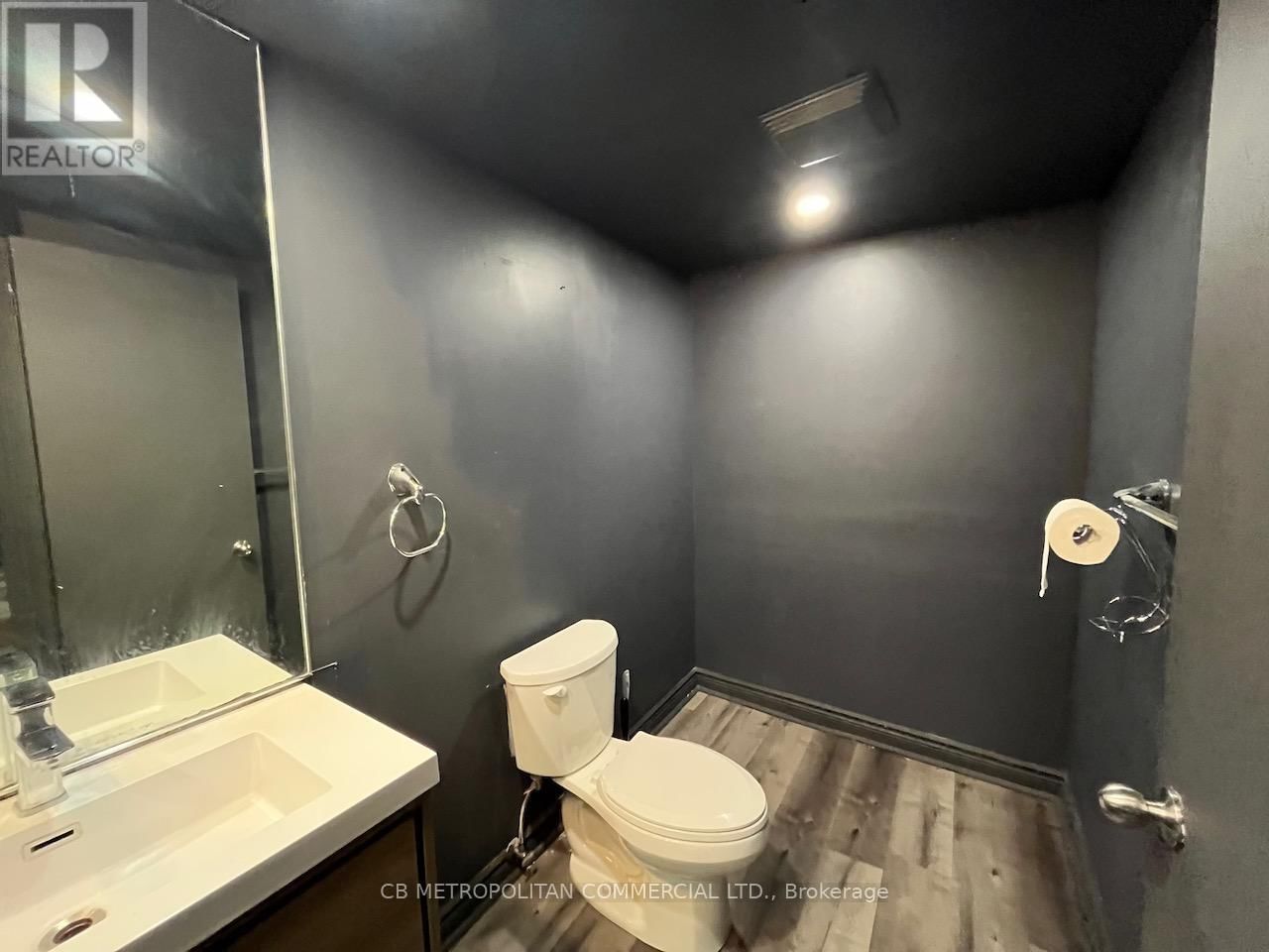 401 SPADINA AVENUE Image 14