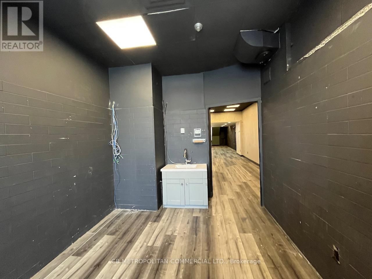 401 SPADINA AVENUE Image 15