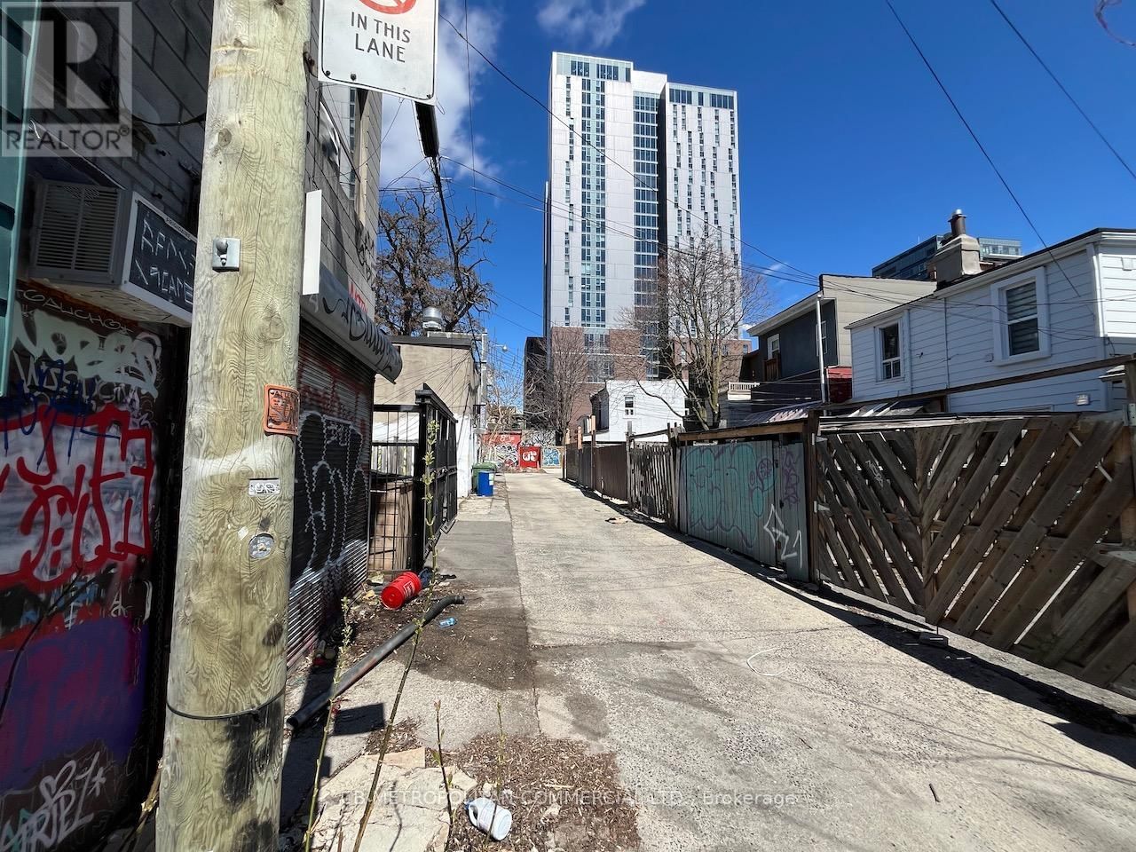 401 SPADINA AVENUE Image 18