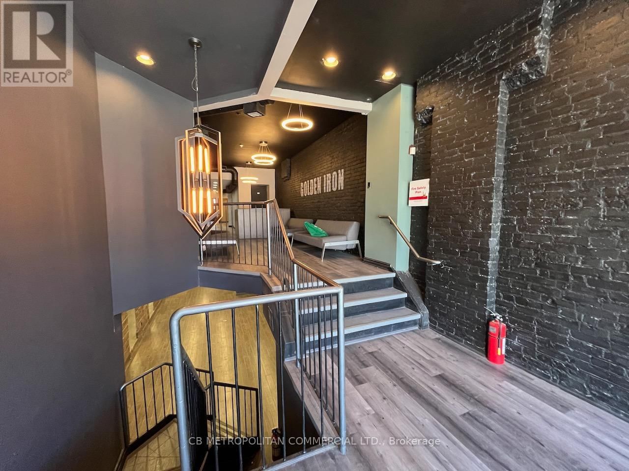 401 SPADINA AVENUE Image 4